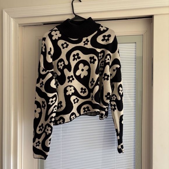 Lucy & Yak Black Floral Organic Cotton Sweater - Picture 1 of 3